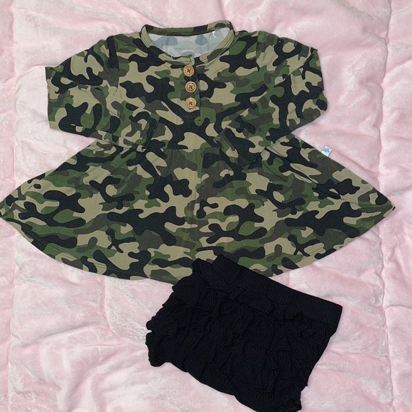 3 pc Posh Peanut Cadet Camouflage Ruffle Bummmie Set & 2XL Mom Robe - Picture 5 of 13